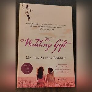 Book The Wedding Gift by Marlen Suyapa Bodden Paperback Read